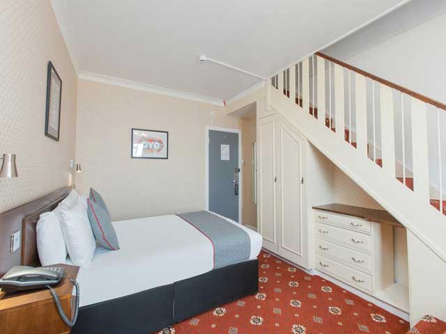 hotel bedrooms | Stade Court Hotel