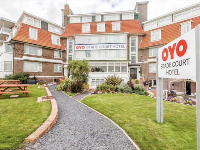 beach-side hotel | Stade Court Hotel